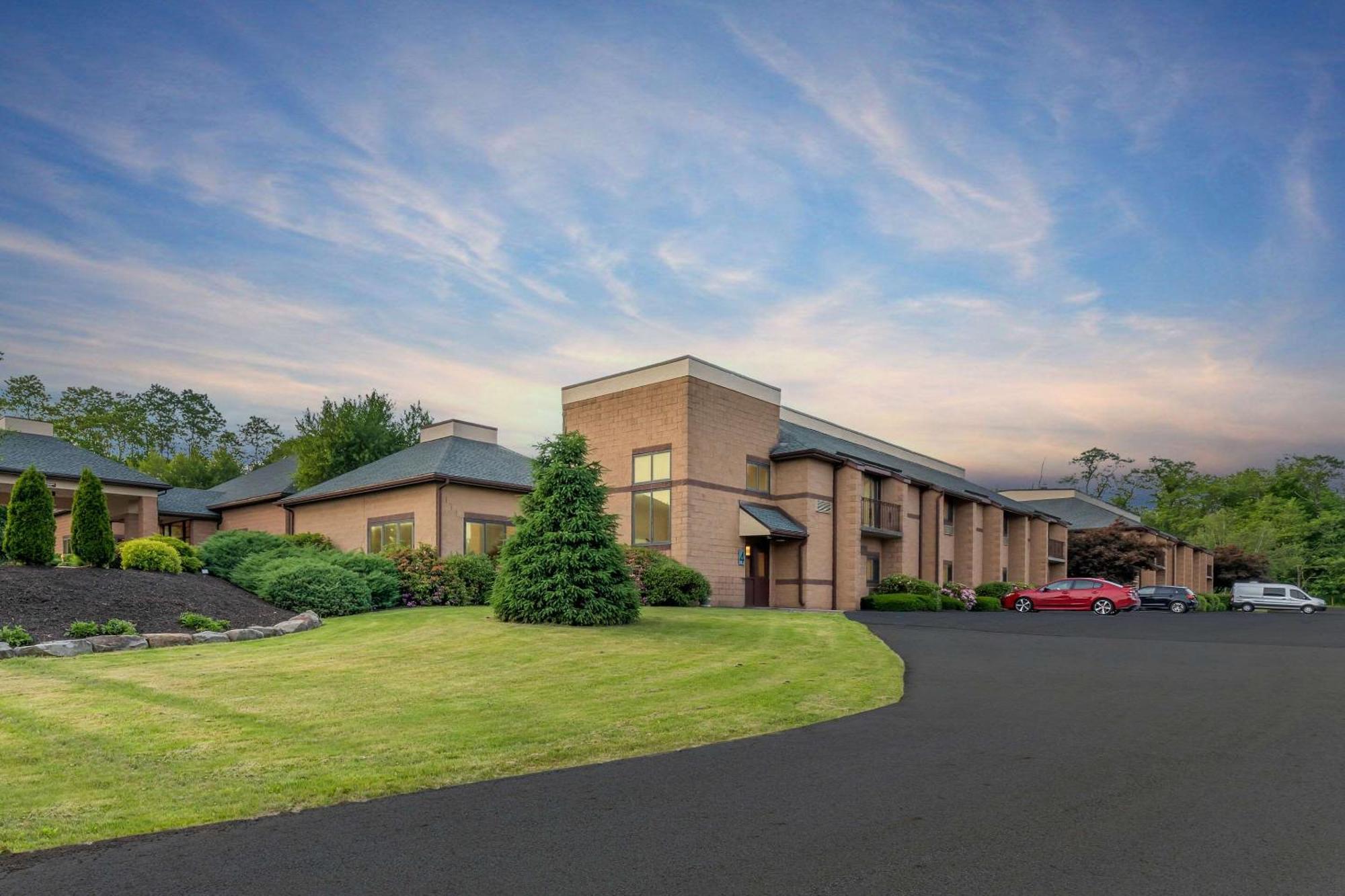 Comfort Inn Pocono Lakes Region Lake Ariel Esterno foto