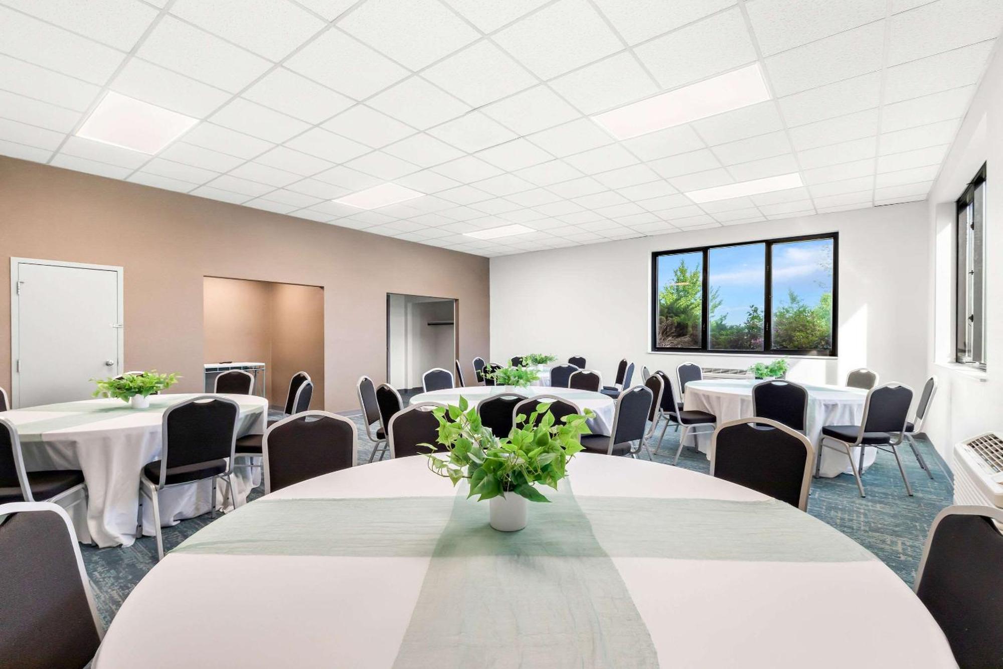 Comfort Inn Pocono Lakes Region Lake Ariel Esterno foto